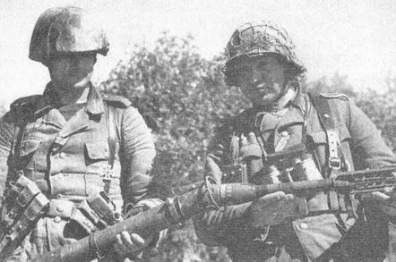 Иллюстрация к книге — "Фаустники" в бою [i_149.jpg]