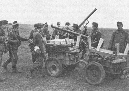 Иллюстрация к книге — "Фаустники" в бою [i_156.jpg]