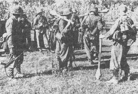 Иллюстрация к книге — "Фаустники" в бою [i_158.jpg]