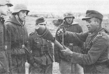 Иллюстрация к книге — "Фаустники" в бою [i_164.jpg]