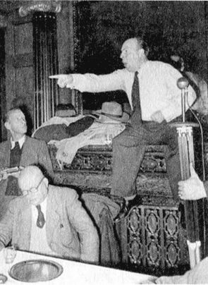 Иллюстрация к книге — Война кланов. "Черный фронт" против НСДАП [i_020.jpg]