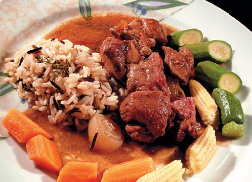 Иллюстрация к книге — Запекаем в глиняных горшочках, в духовке и микроволновке [i_002.jpg]