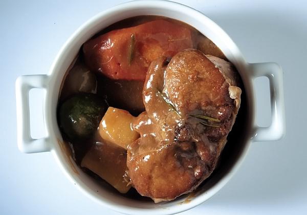 Иллюстрация к книге — Блюда в глиняных горшочках [i_007.jpg]