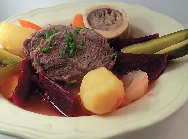 Иллюстрация к книге — Блюда в глиняных горшочках [i_008.jpg]