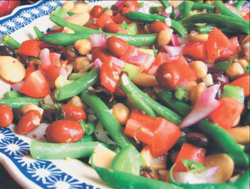 Иллюстрация к книге — Необыкновенные блюда из консервированных и замороженных продуктов. Мясо, рыба, морепродукты, овощи, фрукты [_02.jpg]