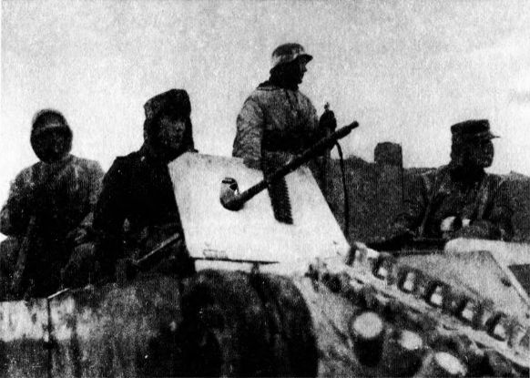 Иллюстрация к книге — Осада Будапешта. 100 дней Второй мировой войны [i_062.jpg]