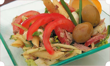 Иллюстрация к книге — Холодные и теплые салаты. Мясные, рыбные, овощные, корейские, постные + 50 салатных заправок [i_042.jpg]