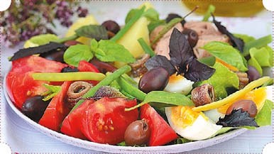 Иллюстрация к книге — Холодные и теплые салаты. Мясные, рыбные, овощные, корейские, постные + 50 салатных заправок [i_058.jpg]