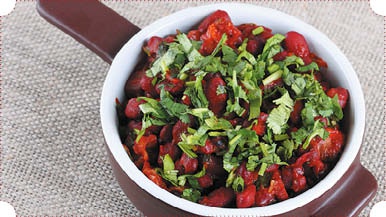 Иллюстрация к книге — Холодные и теплые салаты. Мясные, рыбные, овощные, корейские, постные + 50 салатных заправок [i_068.jpg]