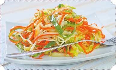 Иллюстрация к книге — Холодные и теплые салаты. Мясные, рыбные, овощные, корейские, постные + 50 салатных заправок [i_079.jpg]