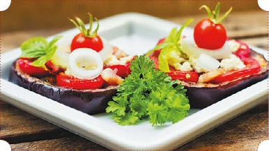 Иллюстрация к книге — Холодные и теплые салаты. Мясные, рыбные, овощные, корейские, постные + 50 салатных заправок [i_088.jpg]