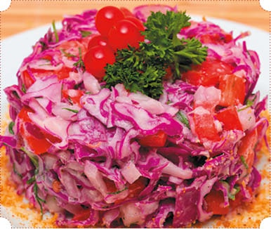 Иллюстрация к книге — Холодные и теплые салаты. Мясные, рыбные, овощные, корейские, постные + 50 салатных заправок [i_112.jpg]