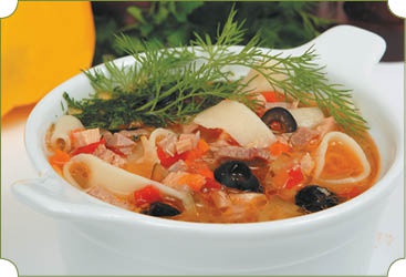 Иллюстрация к книге — Аппетитное жаркое, гуляш, кулеш, солянки, плов, рагу и другие блюда в горшочках [i_016.jpg]