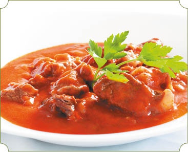 Иллюстрация к книге — Аппетитное жаркое, гуляш, кулеш, солянки, плов, рагу и другие блюда в горшочках [i_024.jpg]