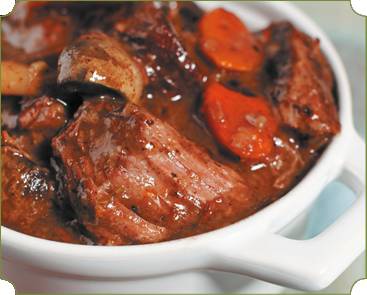 Иллюстрация к книге — Аппетитное жаркое, гуляш, кулеш, солянки, плов, рагу и другие блюда в горшочках [i_033.jpg]