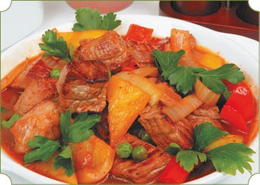 Иллюстрация к книге — Аппетитное жаркое, гуляш, кулеш, солянки, плов, рагу и другие блюда в горшочках [i_040.jpg]