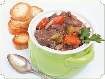 Иллюстрация к книге — Аппетитное жаркое, гуляш, кулеш, солянки, плов, рагу и другие блюда в горшочках [i_041.jpg]