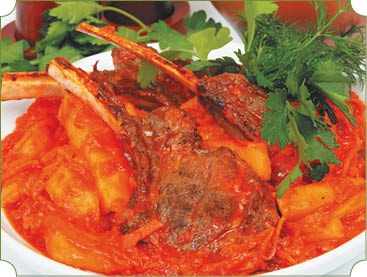 Иллюстрация к книге — Аппетитное жаркое, гуляш, кулеш, солянки, плов, рагу и другие блюда в горшочках [i_044.jpg]