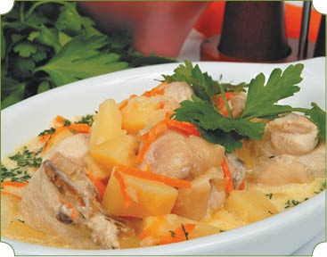 Иллюстрация к книге — Аппетитное жаркое, гуляш, кулеш, солянки, плов, рагу и другие блюда в горшочках [i_047.jpg]