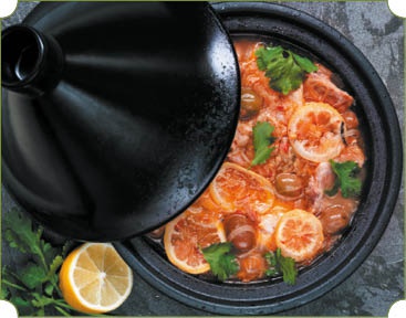 Иллюстрация к книге — Аппетитное жаркое, гуляш, кулеш, солянки, плов, рагу и другие блюда в горшочках [i_051.jpg]