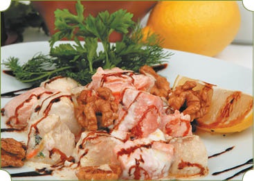 Иллюстрация к книге — Аппетитное жаркое, гуляш, кулеш, солянки, плов, рагу и другие блюда в горшочках [i_056.jpg]