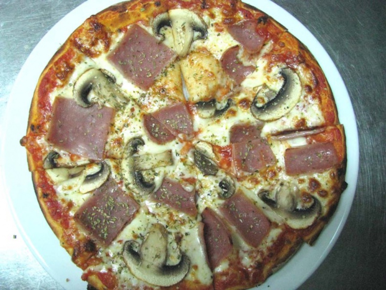 Иллюстрация к книге — Пицца [image8_547a06823c6359ad5822501e_jpg.jpg]