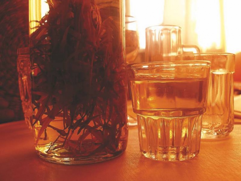 Иллюстрация к книге — Каким вином нас угощали. Напитки с градусом и без [_2.jpg]