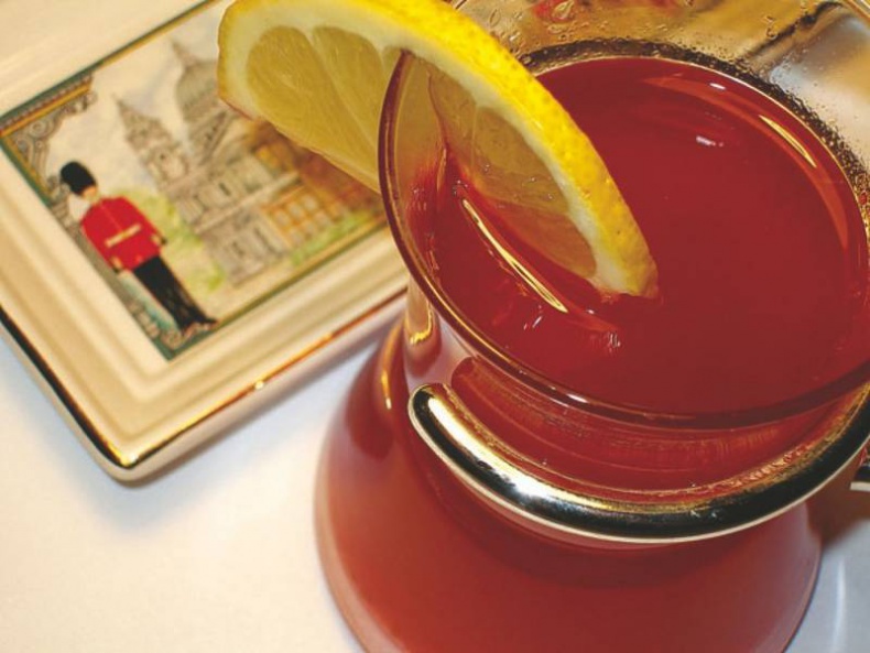 Иллюстрация к книге — Каким вином нас угощали. Напитки с градусом и без [_8.jpg]