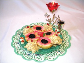 Иллюстрация к книге — Деликатесы по-домашнему [i_002.jpg]