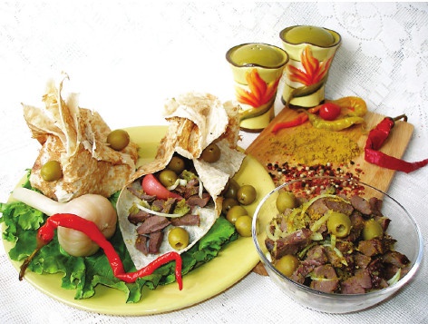 Иллюстрация к книге — Деликатесы по-домашнему [i_006.jpg]