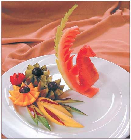 Иллюстрация к книге — Секреты украшения блюд праздничного стола [Autogen_eBook_id184.jpg]