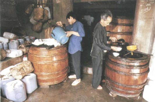 Иллюстрация к книге — Экстремальная кухня. Причудливые и удивительные блюда, которые едят люди [i_048.jpg]