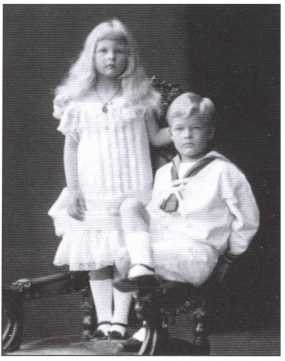 Иллюстрация к книге — Наталия Гончарова. Любовь или коварство? [i_030.jpg]