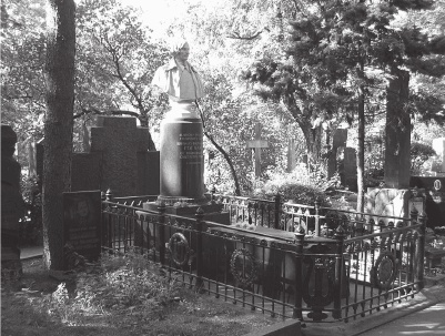 Иллюстрация к книге — История московских кладбищ. Под кровом вечной тишины [i_023.jpg]