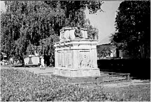 Иллюстрация к книге — Мистика московских кладбищ [i_025.jpg]