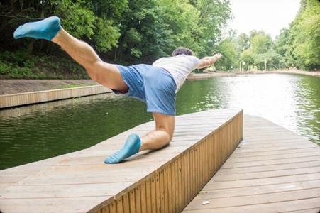 Иллюстрация к книге — Идеальная осанка [i_048.jpg]