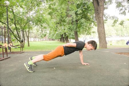 Иллюстрация к книге — Идеальная осанка [i_105.jpg]