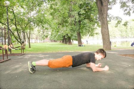 Иллюстрация к книге — Идеальная осанка [i_109.jpg]