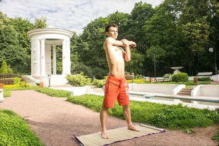 Иллюстрация к книге — Идеальная осанка [i_112.jpg]