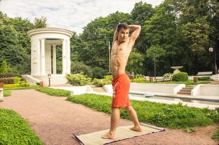 Иллюстрация к книге — Идеальная осанка [i_117.jpg]