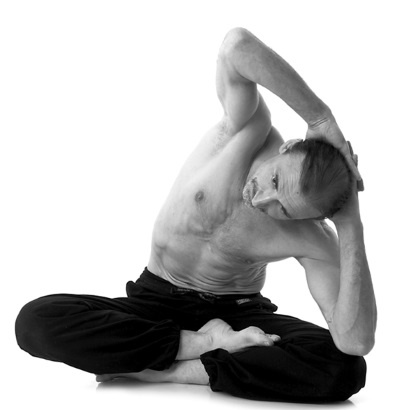 Иллюстрация к книге — Йога за 10 минут. Упражнения, которые вернут бодрость, омолодят тело, предотвратят болезни! [i_033.jpg]