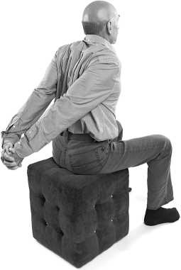 Иллюстрация к книге — Йога за 10 минут. Упражнения, которые вернут бодрость, омолодят тело, предотвратят болезни! [i_099.jpg]