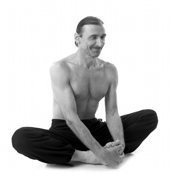 Иллюстрация к книге — Йога за 10 минут. Упражнения, которые вернут бодрость, омолодят тело, предотвратят болезни! [i_130.jpg]