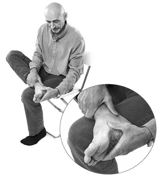 Иллюстрация к книге — Йога за 10 минут. Упражнения, которые вернут бодрость, омолодят тело, предотвратят болезни! [i_299.jpg]