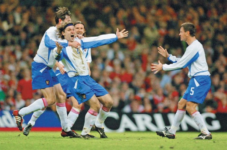 Иллюстрация к книге — Футбол без цензуры [_1.jpg]