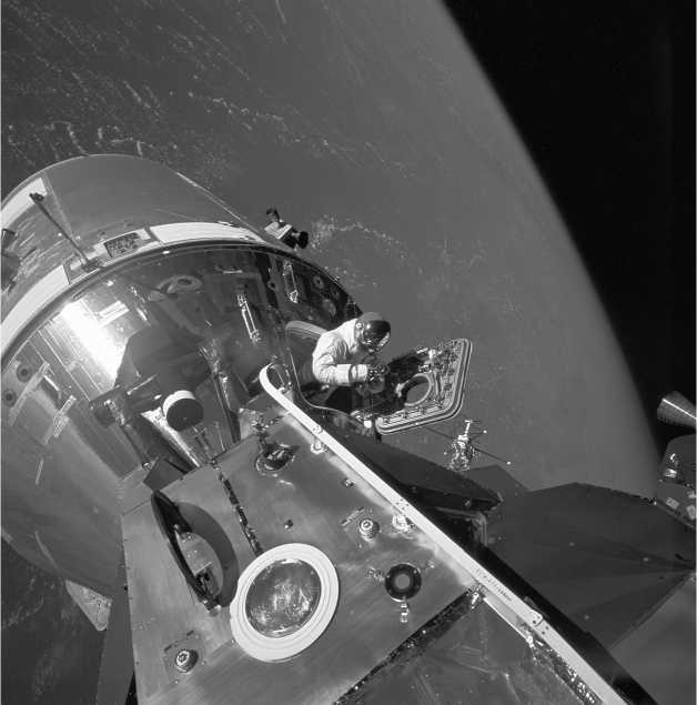 Иллюстрация к книге — Последний космический шанс [i_027.jpg]