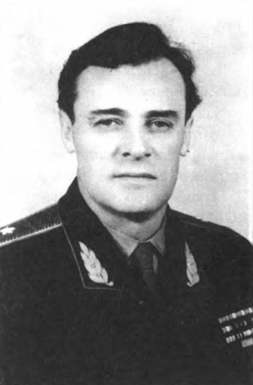 Иллюстрация к книге — Жизнь по "легенде" [i_037.jpg]