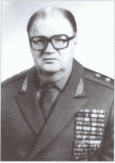 Иллюстрация к книге — Житейская правда разведки [i_040.jpg]