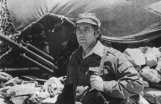 Иллюстрация к книге — Человек с яйцом. Жизнь и мнения Александра Проханова [i_056.jpg]