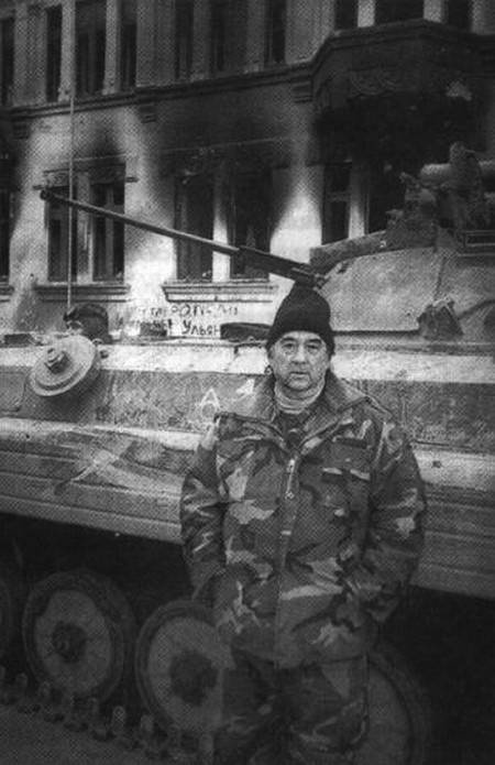 Иллюстрация к книге — Человек с яйцом. Жизнь и мнения Александра Проханова [i_075.jpg]